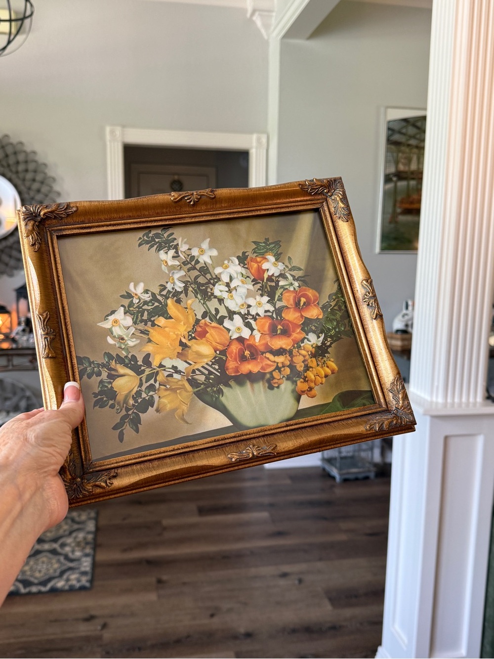 Mid Century Floral Still Life Print in Gold Wood Frame with Easel - Picture 7 of 9
